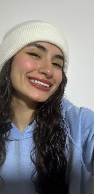 Model - Alynn_Bri feet