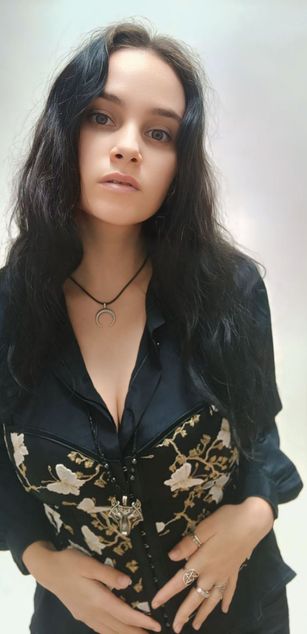 Model - ChristineGray curvy