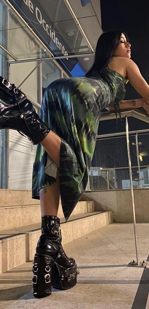 Model - Katzze girlfriend