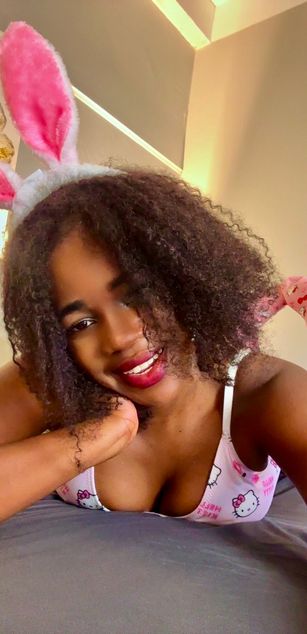 Model - EbonySalmie roleplay