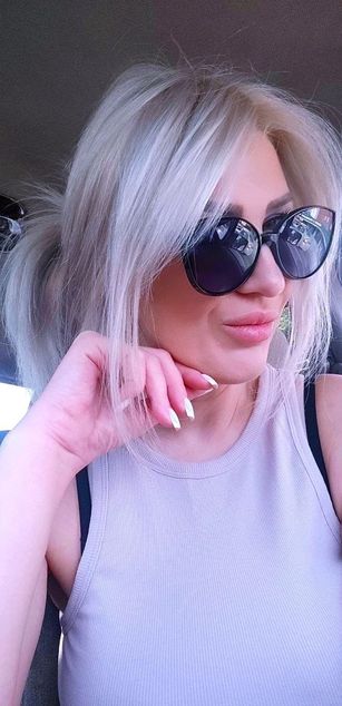 Model - Eva_Blondy_ Funny