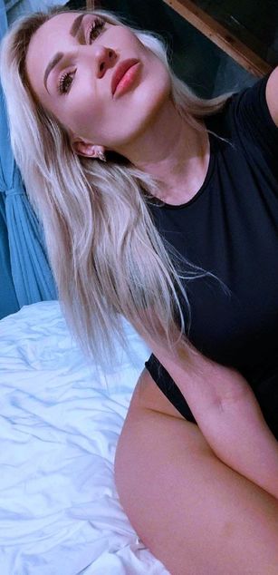 Model - Eva_Blondy_ Funny