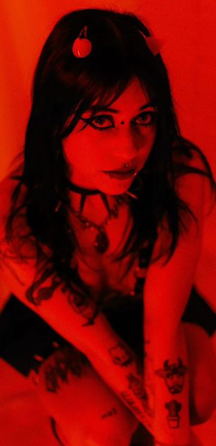 Model - Katzze girlfriend