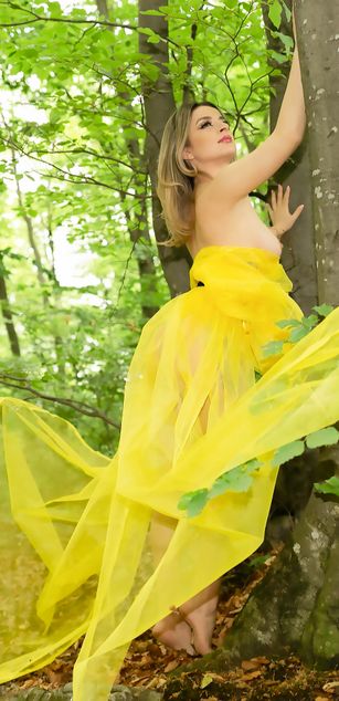 Model - AngieLipsX dirtytalk