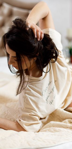 Model - AngieLipsX dirtytalk