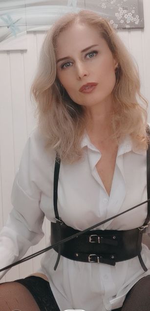 Model - TashaNiksy sexy