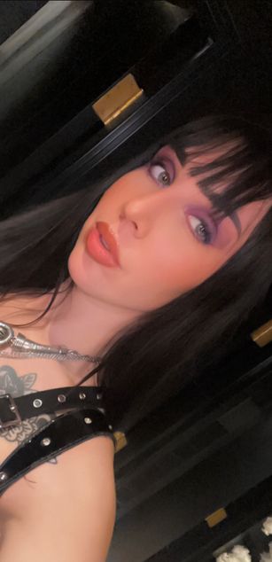 Model - Dylan Dixx femdom