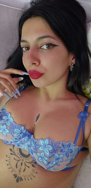 Model - Sonia Juicy Big Ass blowjob