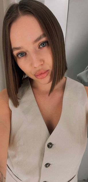 Model - Mia bigboobs