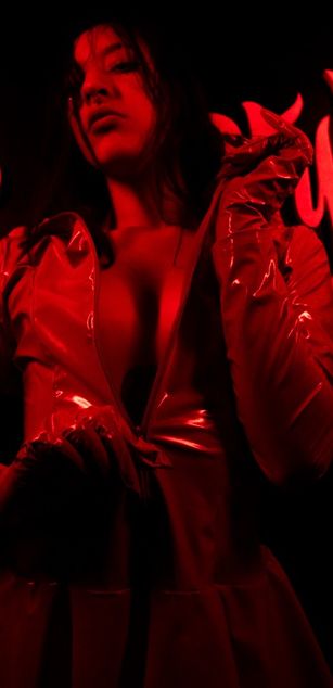 Model - Camila Marti Anal