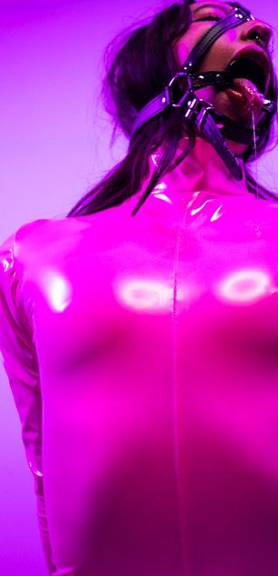 Model - Camila Marti Anal