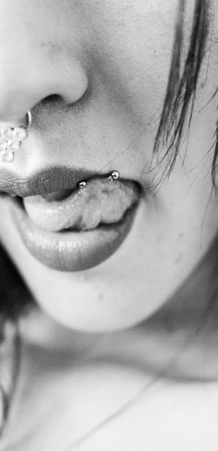 Model - Camila Marti Anal