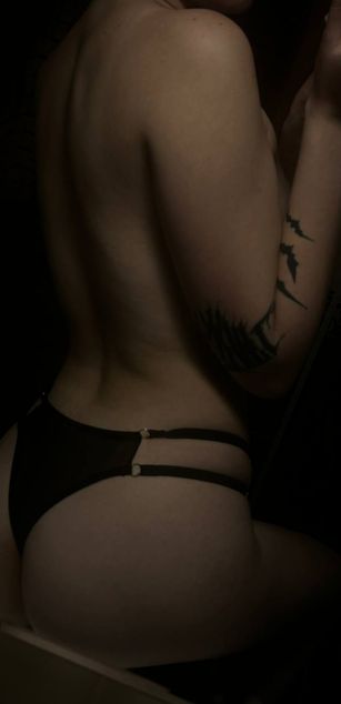 Model - BrightLika striptease