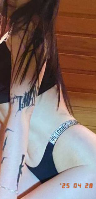 Model - BrightLika striptease