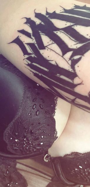 Model - BrightLika striptease