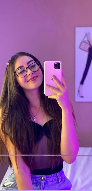 Model - Mia Jacson deepthroat