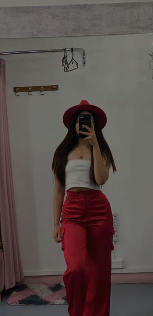 Model - Mia Jacson deepthroat