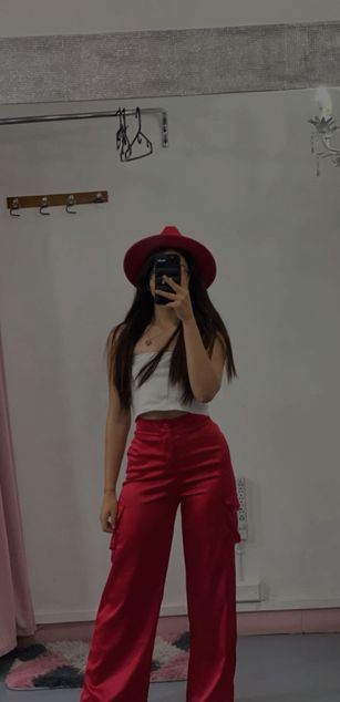 Model - Mia Jacson deepthroat