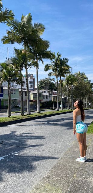 Model - Mia Jacson deepthroat