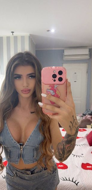 Model - StacyLush deepthroat