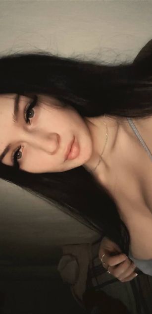 Model - LyraaDream young