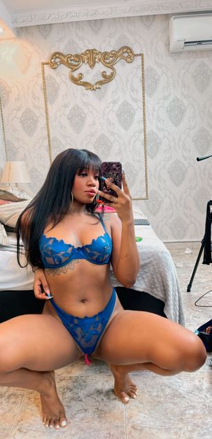 Model - SalomeRestrepo deepthroat