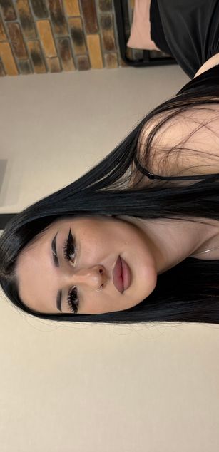 Model - BrightLika striptease