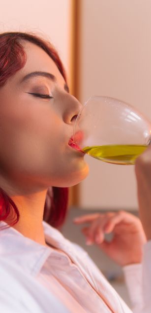 Model - CloeSweet blowjob