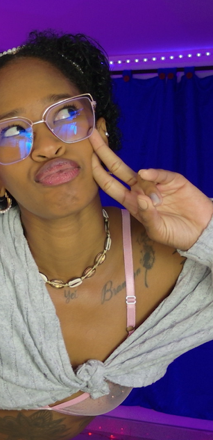 Model - I am Sel striptease