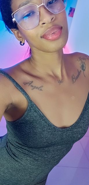 Model - I am Sel striptease