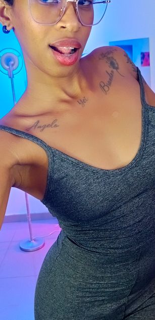 Model - I am Sel striptease