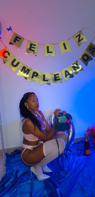 Model - I am Sel striptease