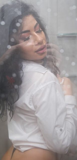 Model - FinDomCardi fetish