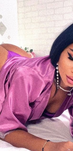 Model - FinDomCardi fetish