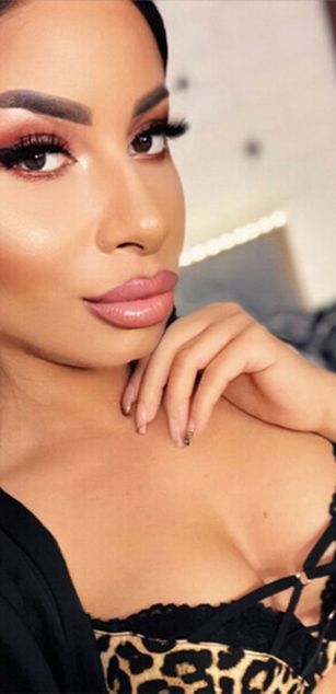 Model - FinDomCardi fetish