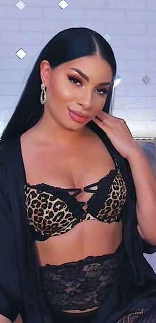 Model - FinDomCardi fetish