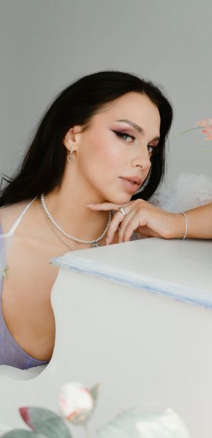 Model - Luna Night blowjob