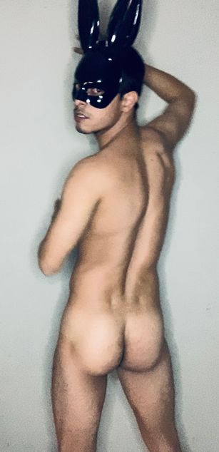 Model - Hugo cardi feet