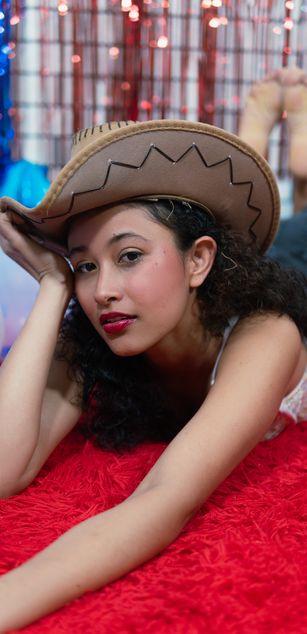 Model - Milkdulce1 deepthroat