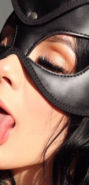 Model - EmilyPrada deepthroat