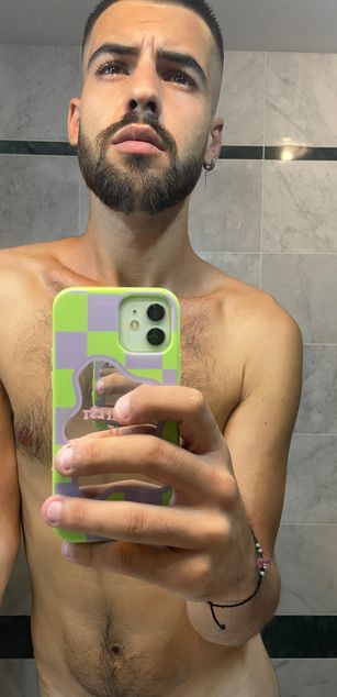 Model - ROB BLACKWOOD feet