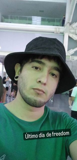 Model - Marc Carter masturbation