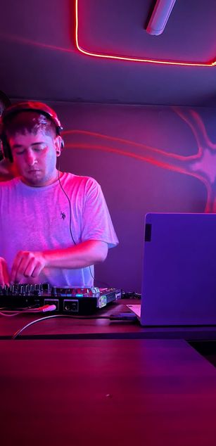 Model - Marc Carter masturbation