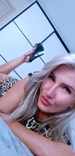 Model - Eva_Blondy_ Funny