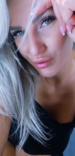 Model - Eva_Blondy_ Funny