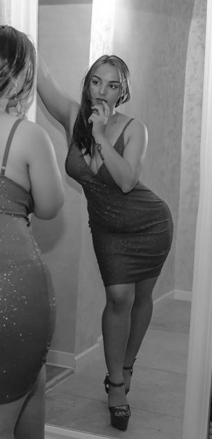 Model - ScarletVex blowjob