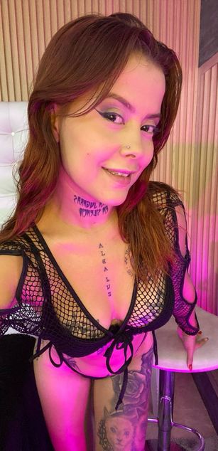 Model - VictoriaLotuss deepthroat