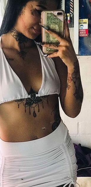 Model - EmilieLake JOI