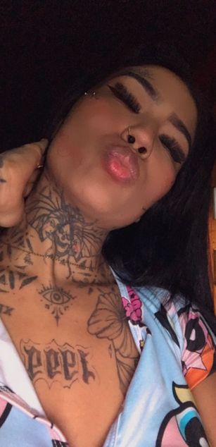 Model - EmilieLake JOI