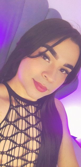 Model - Jenn Black deepthroat